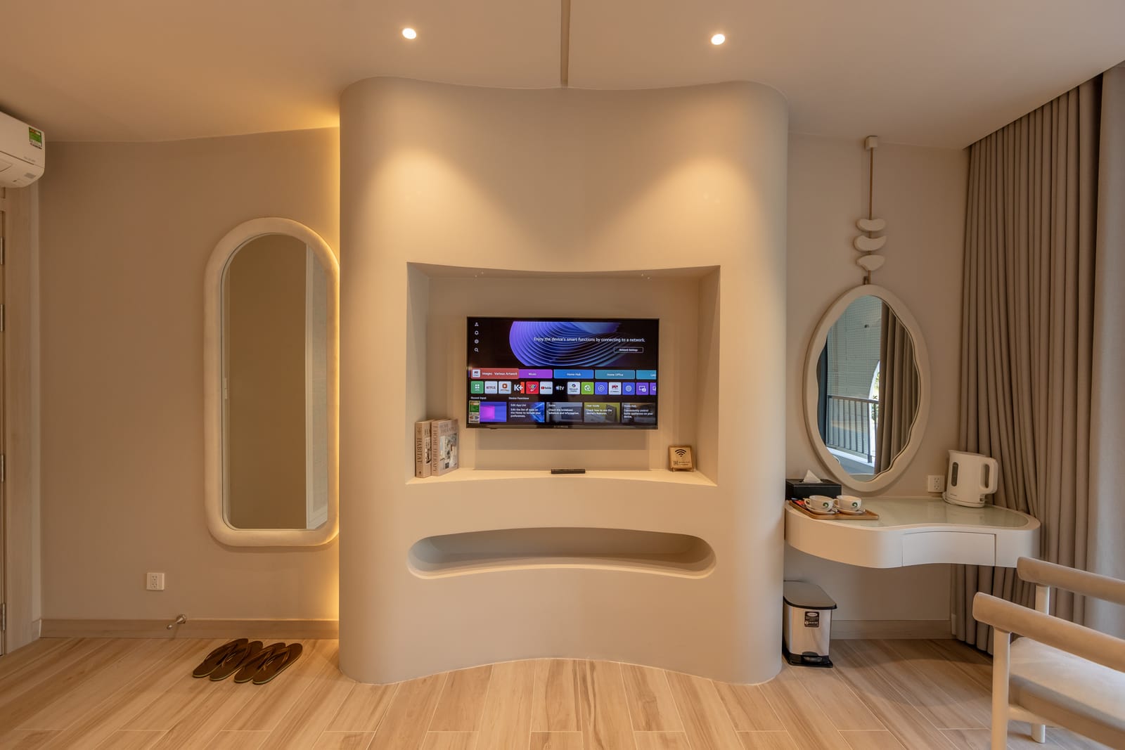A quiet corner and rounded mirror